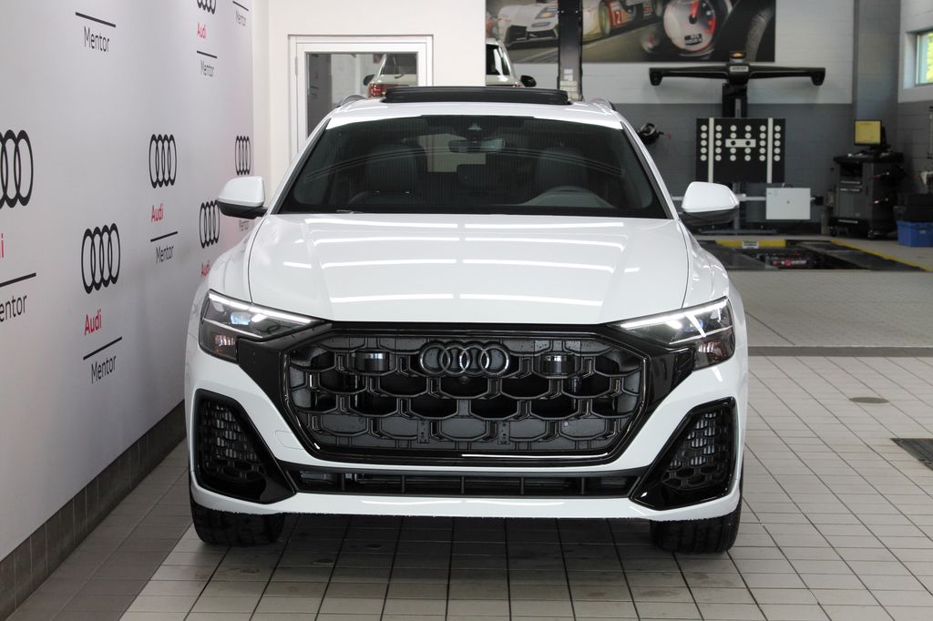 Thumbnail: 2026 Audi Q8 - 9