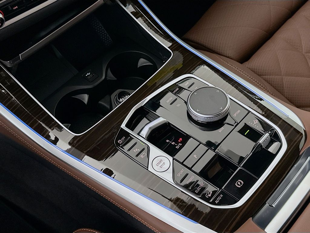 Thumbnail: 2026 BMW X5 - 15