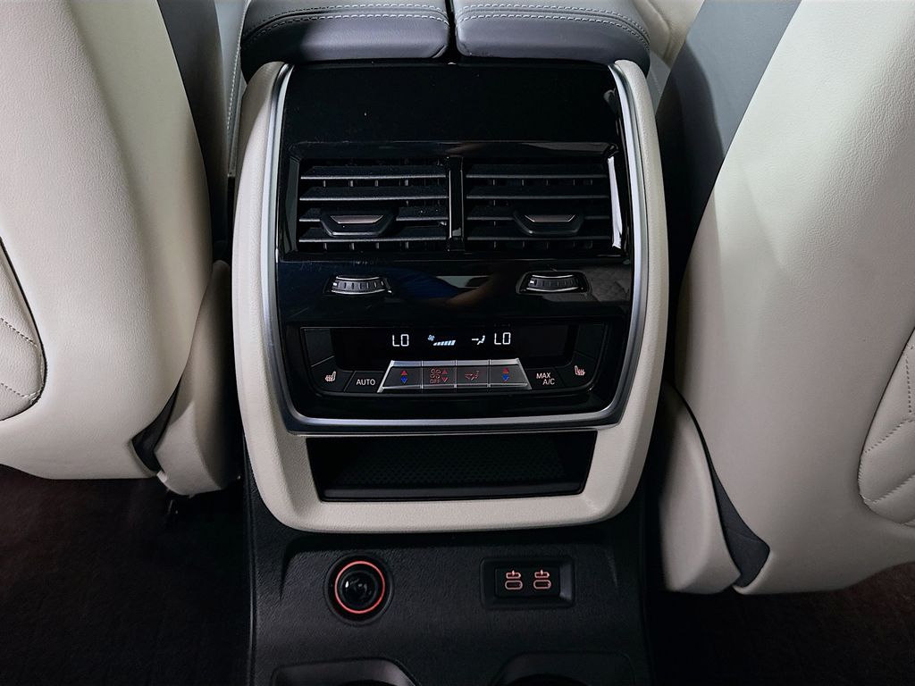 Thumbnail: 2025 BMW X7 - 26