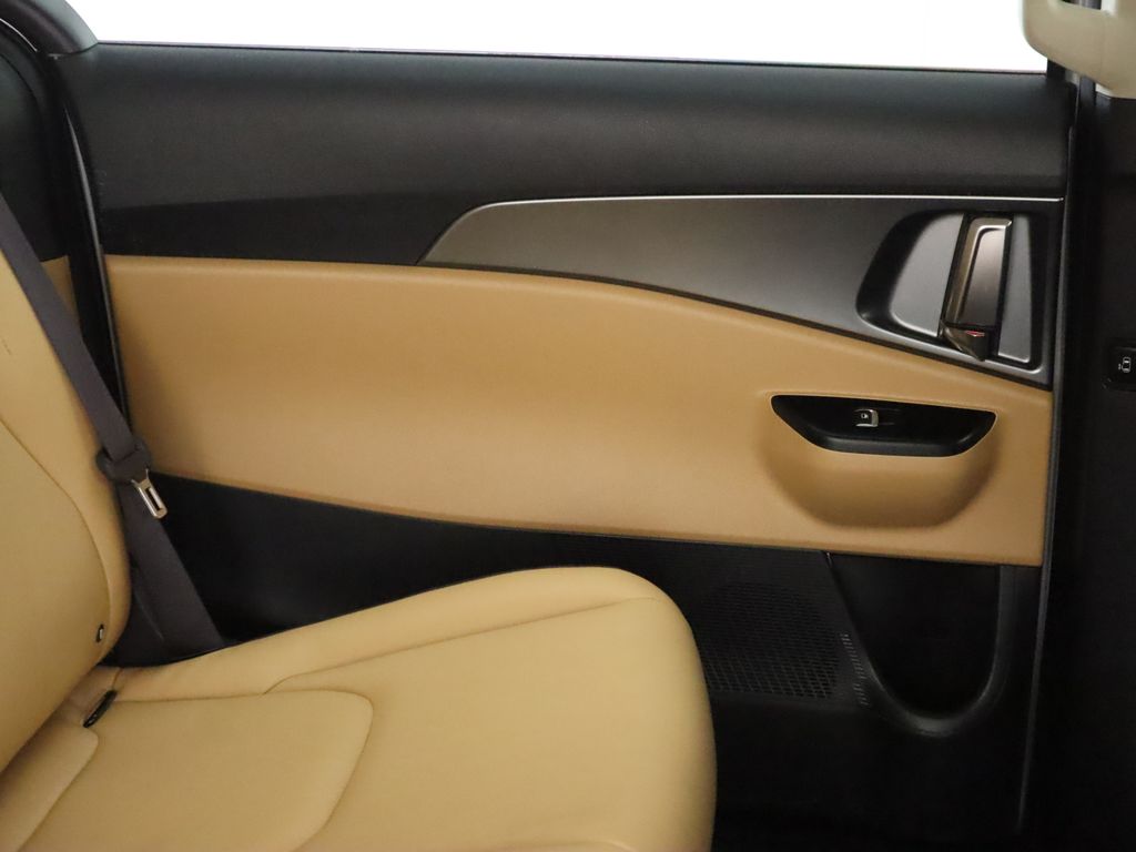 Thumbnail: 2023 Kia Carnival - 27