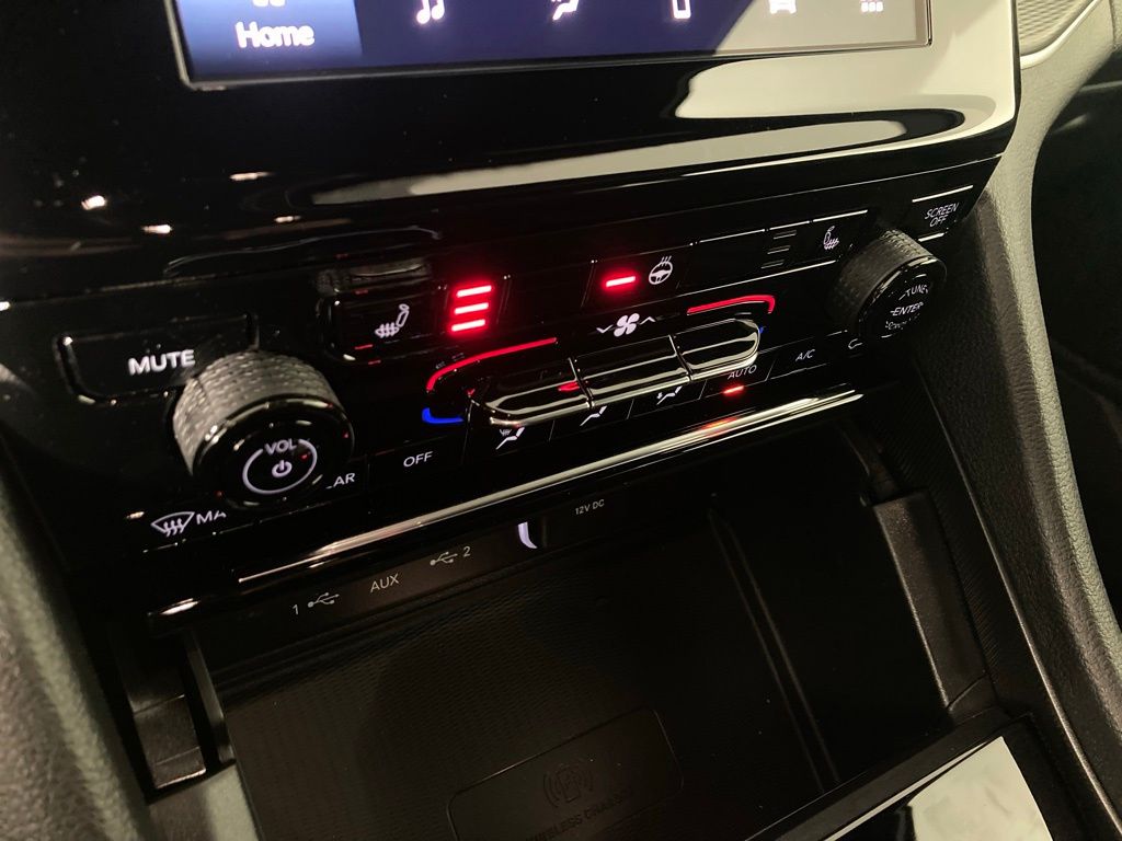 New 2025 Silver Jeep Laredo image 8