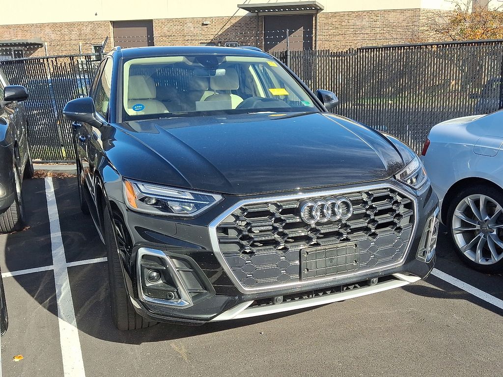 Thumbnail: 2023 Audi Q5 - 3