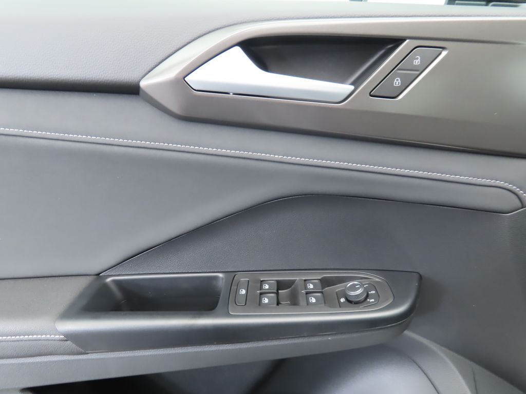 Thumbnail: 2026 Volkswagen Taos - 21