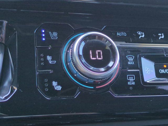 Used 2023 White GMC AT4 image 21