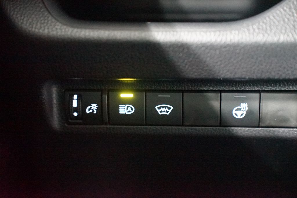 Thumbnail: 2025 Toyota RAV4 - 24