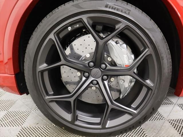 Thumbnail: 2026 Audi RS Q8 - 32