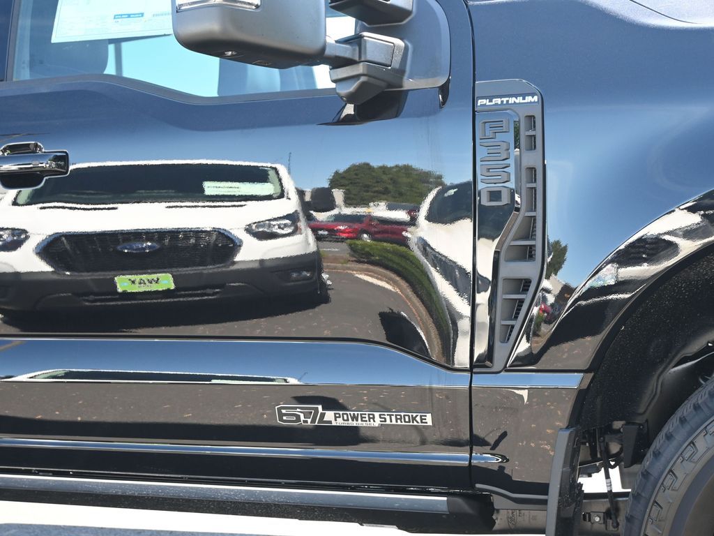 2025 Ford F-350 Super Duty Platinum