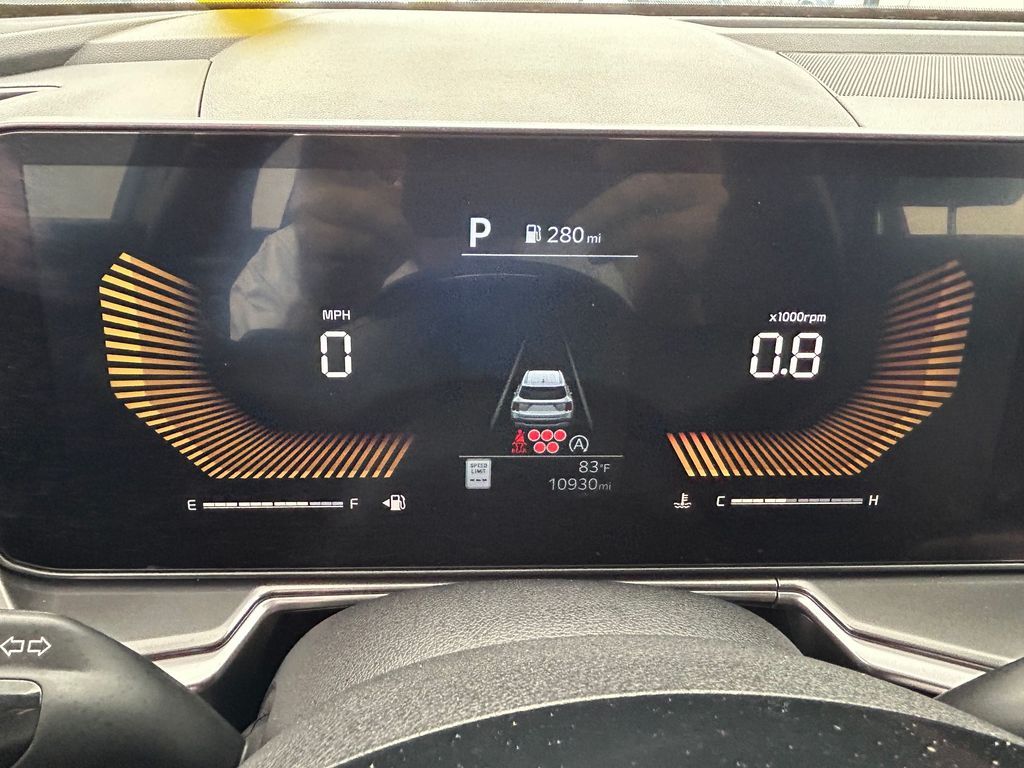 Used 2025 Wolf Gray Kia S image 33