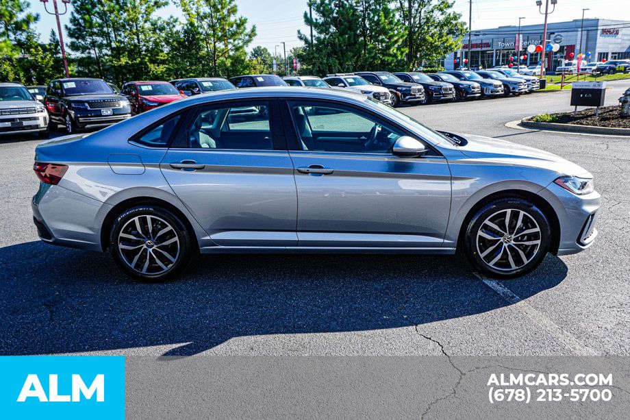 Used 2025 Gray Volkswagen 1.5T SE image 8
