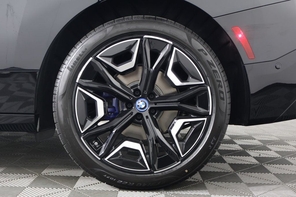 2025 BMW iX xDrive50 9