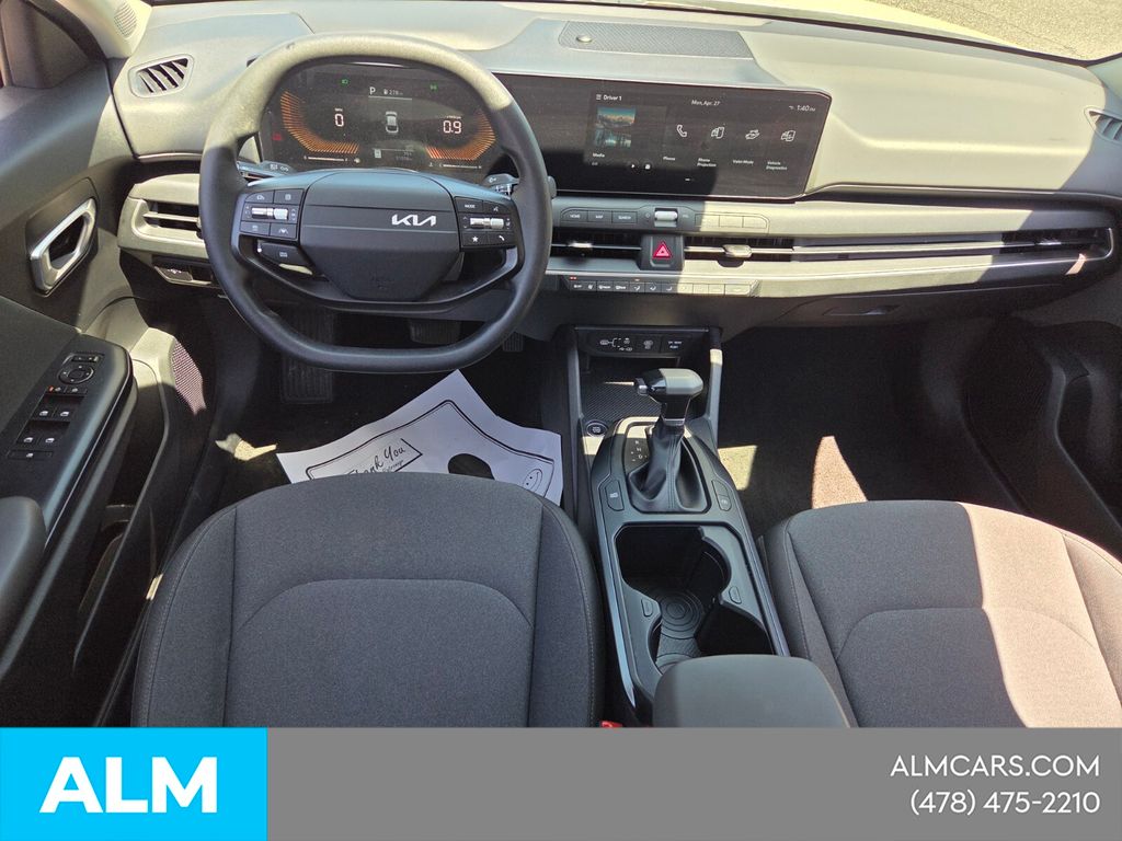 Used 2025 White Kia LXS image 10