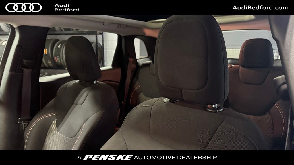 Thumbnail: 2016 Jeep Cherokee - 12