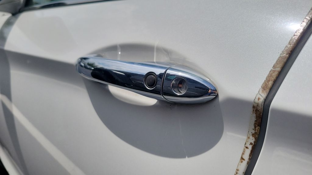 Used 2017  Honda EX image 7