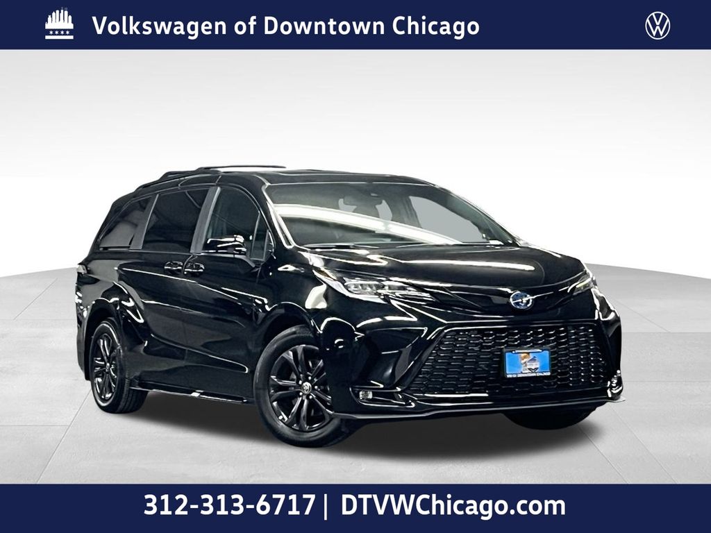 2025 Toyota Sienna XSE