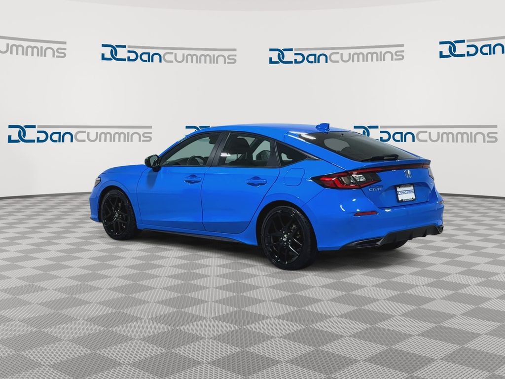 View vehicle photo 6