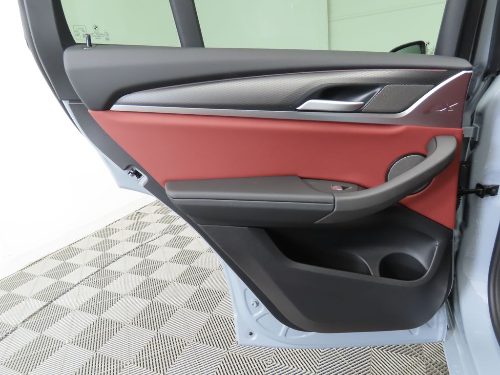 2025 BMW X4 xDrive30i 27