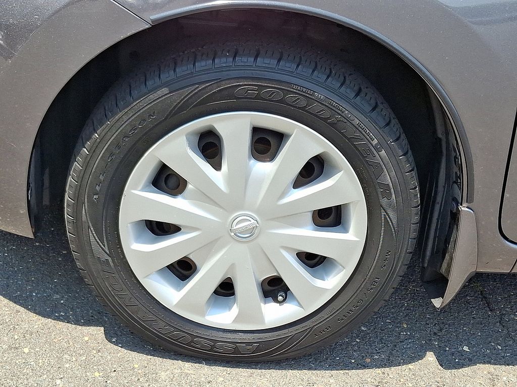 2016 Nissan Versa Note SV 8