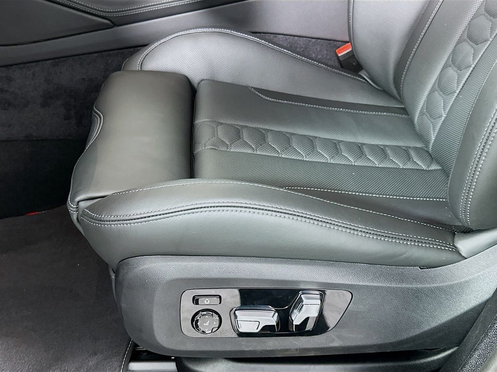 Thumbnail: 2026 BMW X6 - 21