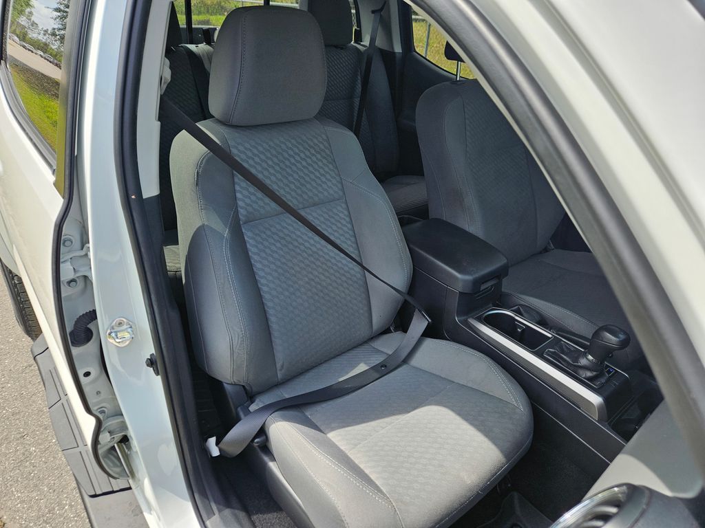2021 Toyota Tacoma SR5 15