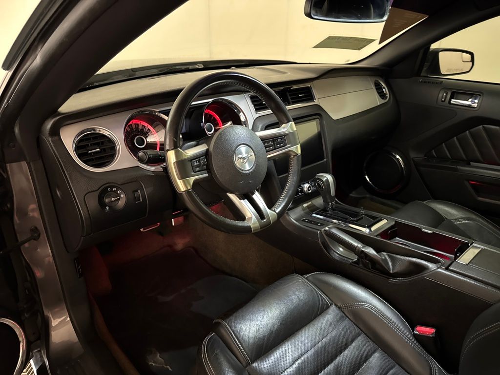 2013 Ford Mustang V6 Premium photo 4