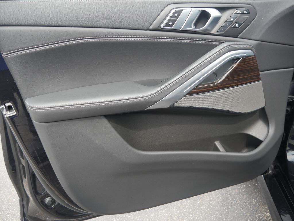 Thumbnail: 2023 BMW X6 - 16