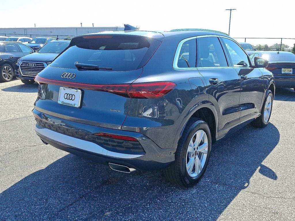 Thumbnail: 2025 Audi Q5 - 4