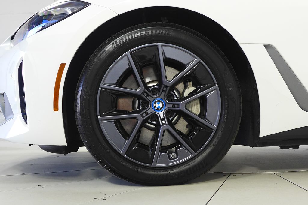 Thumbnail: 2023 BMW i4 - 5