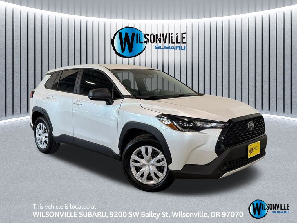 White (Wind Chill Pearl) 2024 Toyota Corolla Cross L FWD SUV / Crossover Front-Wheel Drive Continuously Variable Transmission