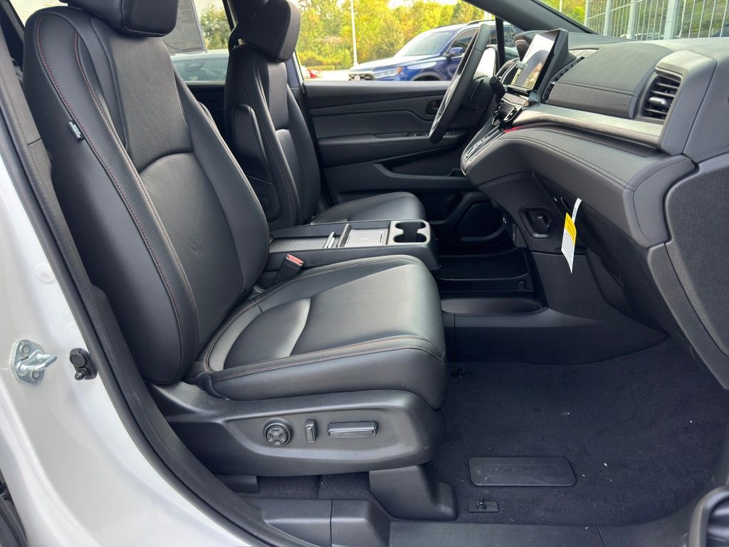 2026 Honda Odyssey Sport-L White at Community Honda