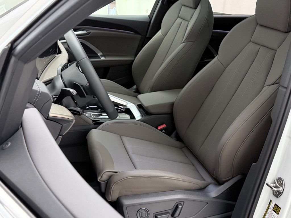 Thumbnail: 2025 Audi Q5 - 26