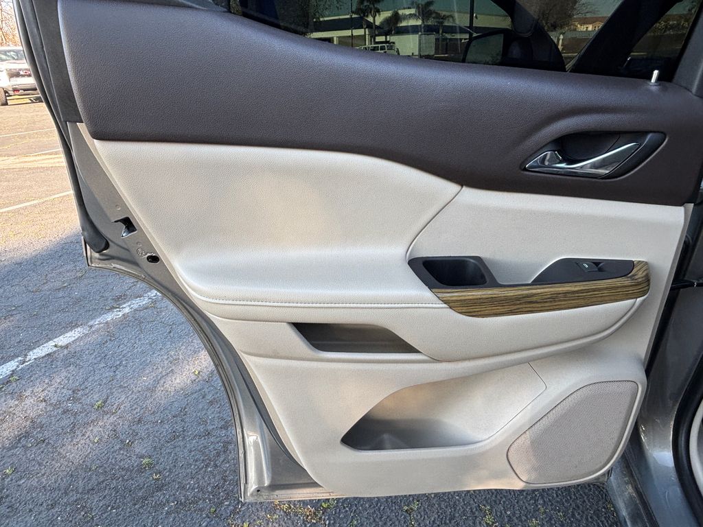 Thumbnail: 2019 GMC Acadia - 29