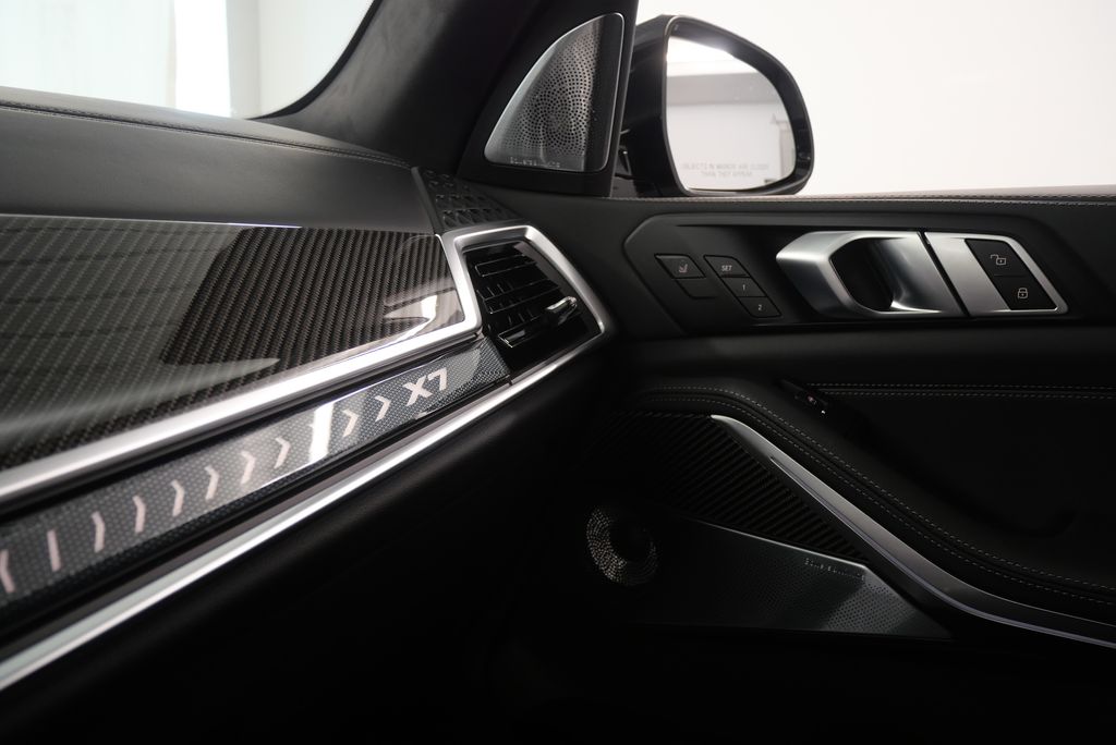 2026 BMW X7 Alpina XB7 31