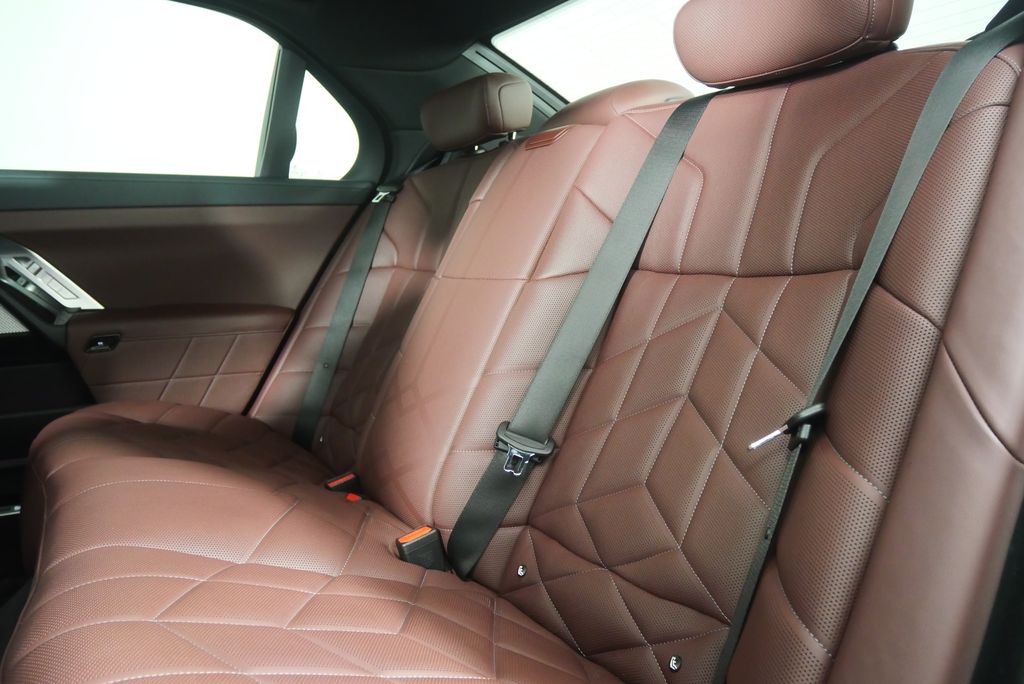 Thumbnail: 2023 BMW 7 Series - 14