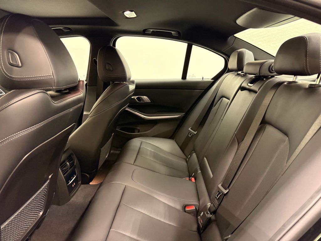 Thumbnail: 2023 BMW 3 Series - 21