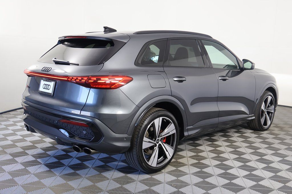 Thumbnail: 2026 Audi SQ5 - 2