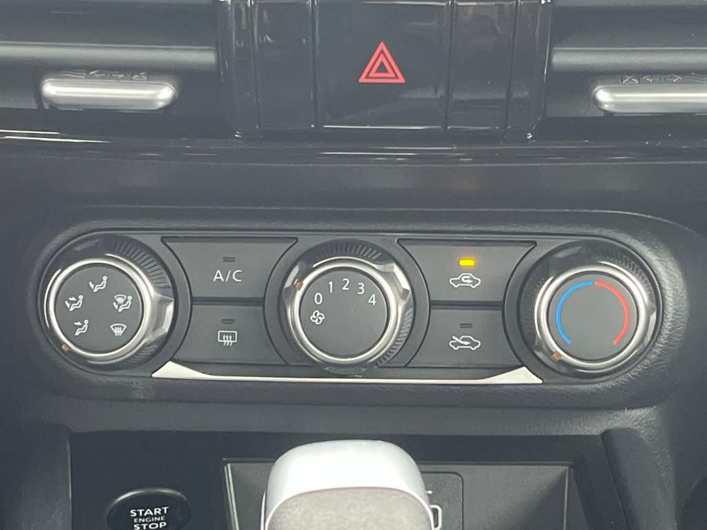 2025 Nissan Kicks S photo