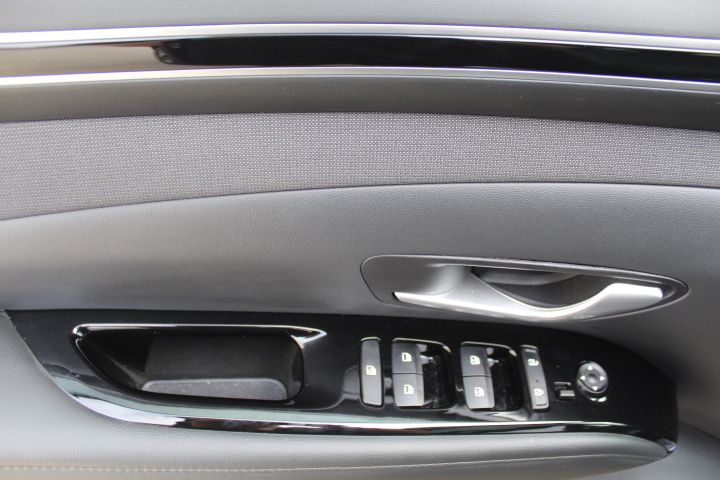 Used Car 2024 Hyundai Tucson Hybrid  Limited For Sale Under $35,000 In Georgetown, Texas