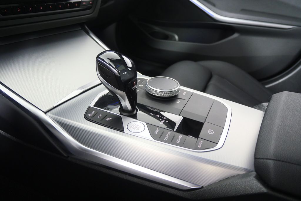 Thumbnail: 2021 BMW 3 Series - 27