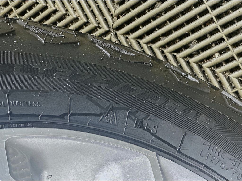 Used 2022 Silver Chevrolet LT image 33