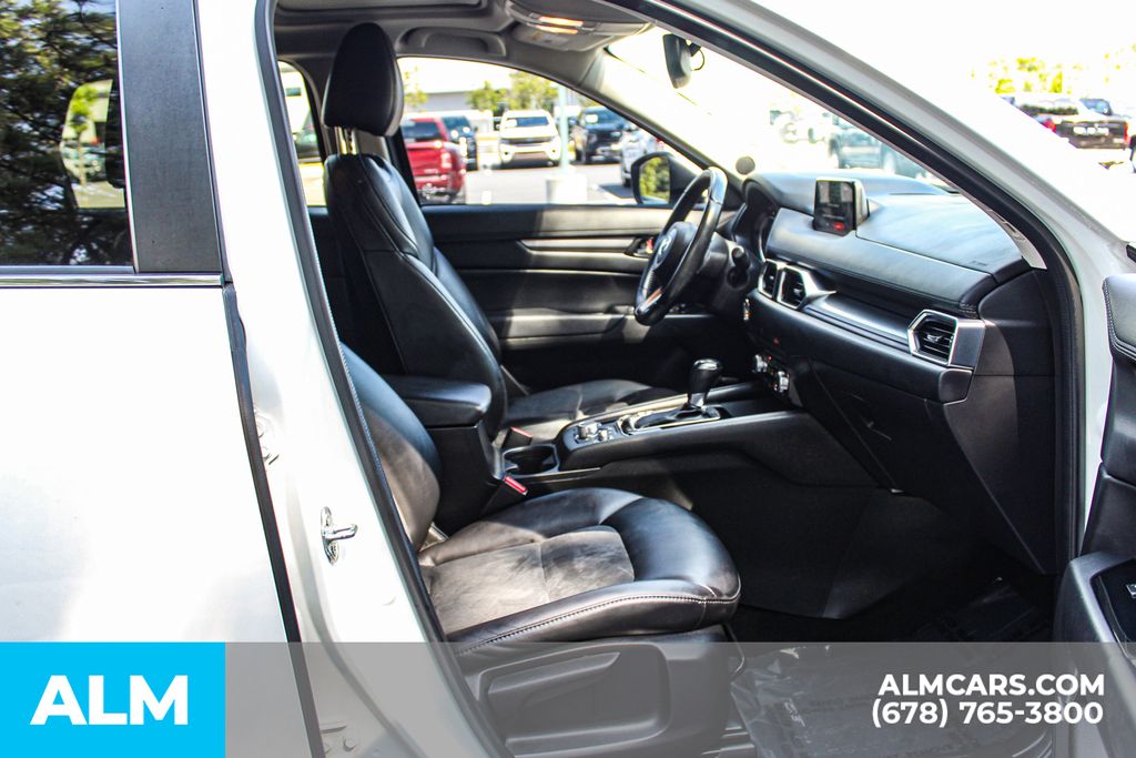 Used 2018 White Mazda Touring image 19