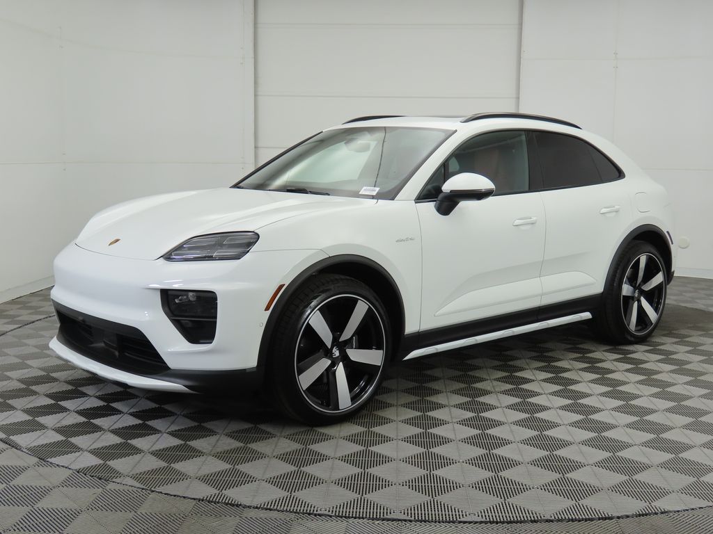 2024 Porsche Macan T -
                Phoenix, AZ