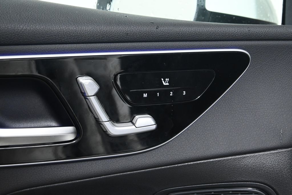 Thumbnail: 2025 Mercedes-Benz GLC - 27