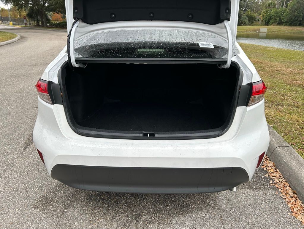 Thumbnail: 2025 Toyota Corolla - 10