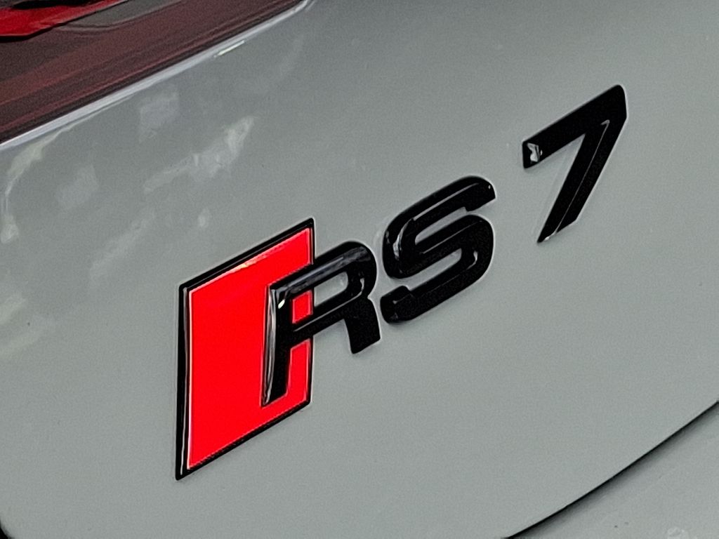 Thumbnail: 2026 Audi RS 7 - 24
