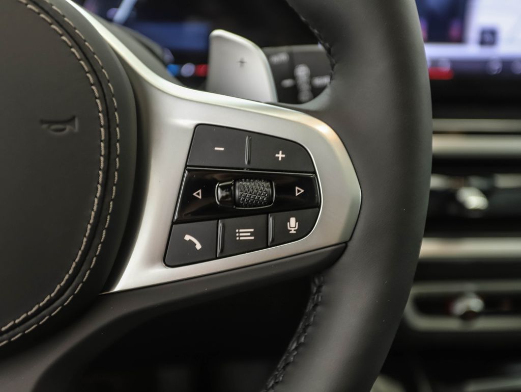 Thumbnail: 2026 BMW X5 - 13