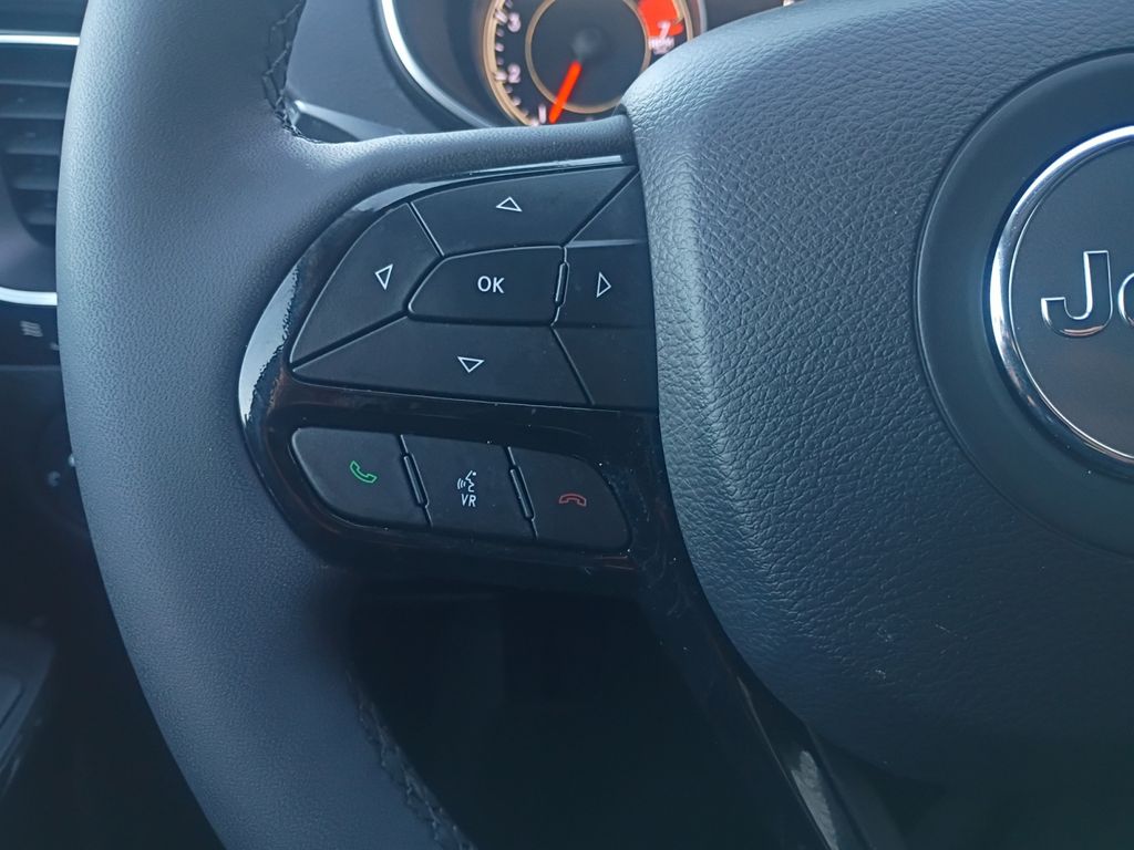 Used Car 2023 Jeep Cherokee  Altitude For Sale Under $25,000 In Austin, Texas