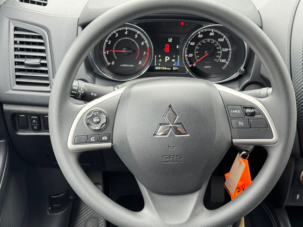 2025 Mitsubishi Outlander Sport ES photo 16