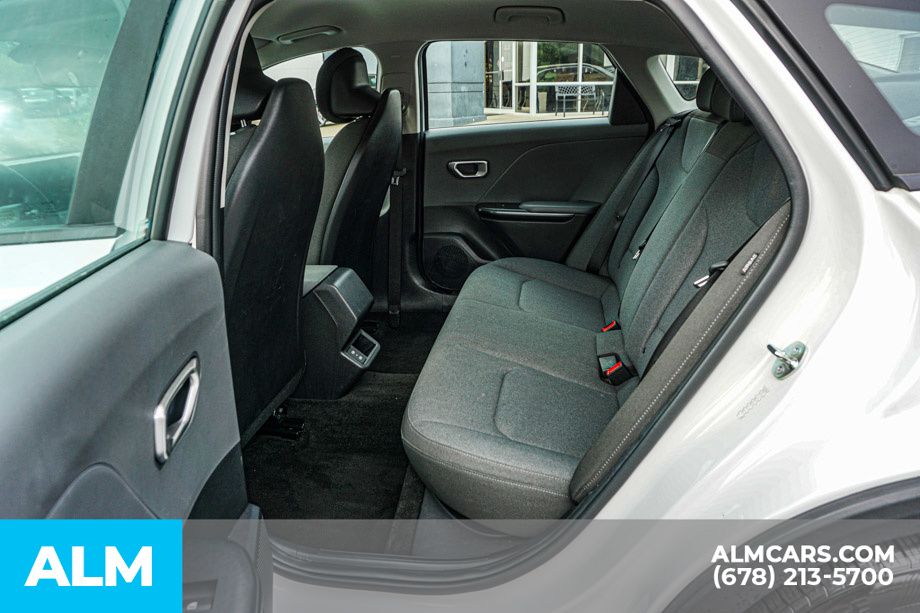 Used 2025 White Kia LXS image 20