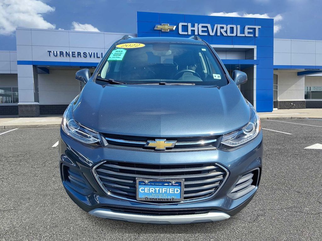 Thumbnail: 2022 Chevrolet Trax - 2