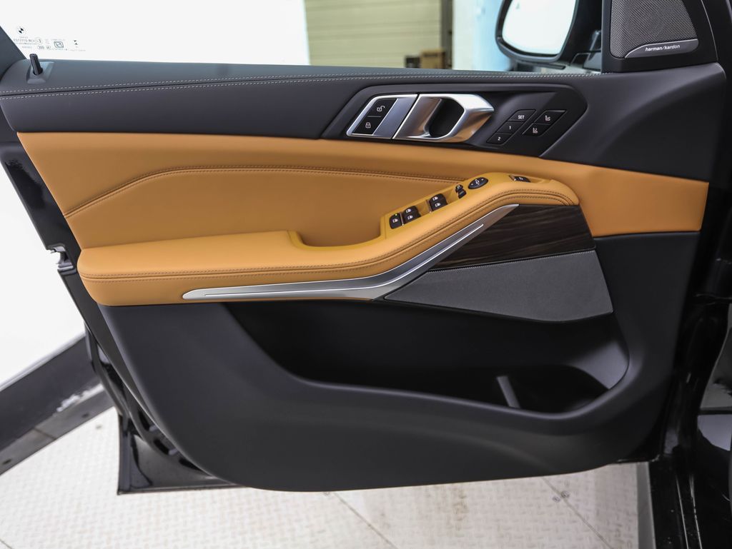 Thumbnail: 2026 BMW X5 - 9